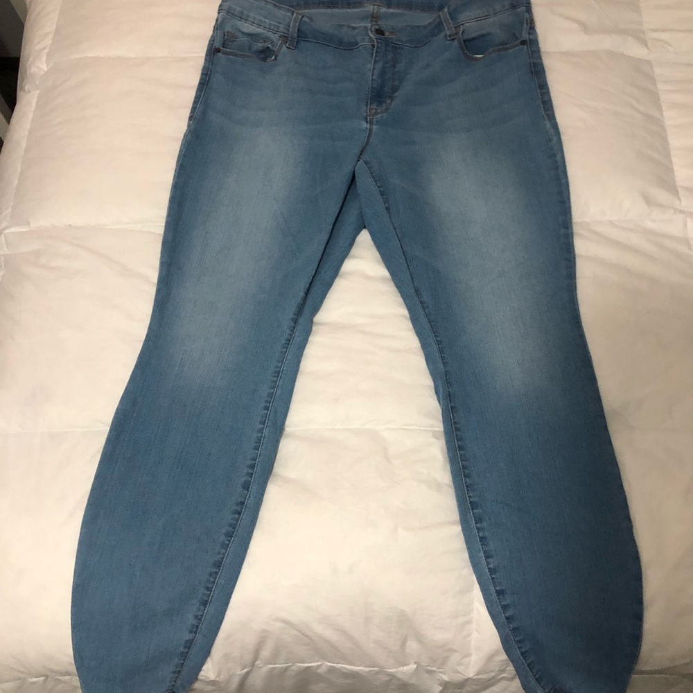 Old Navy Super Skinny Jeans size 18L